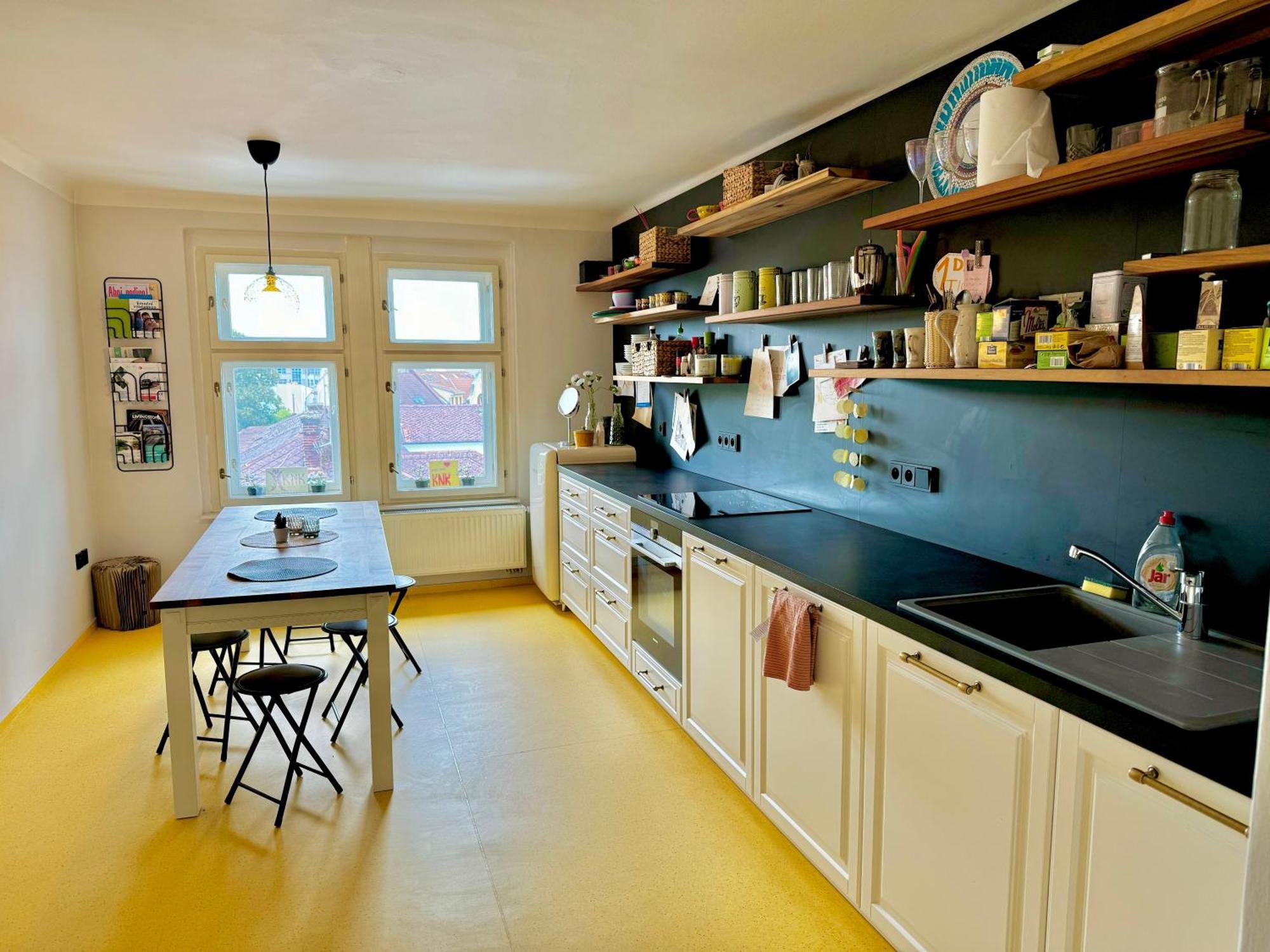 Knk Vibrant Central Spacious Hideaway Apartment Hradec Kralove Exterior photo