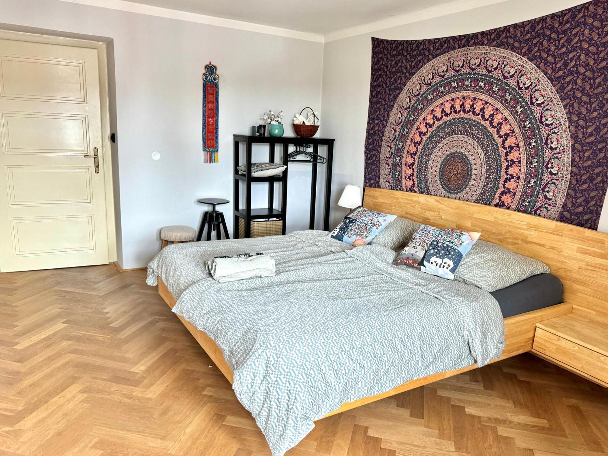 Knk Vibrant Central Spacious Hideaway Apartment Hradec Kralove Exterior photo
